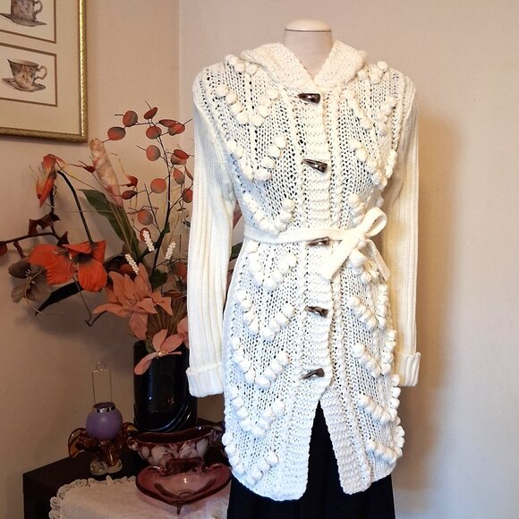 NWT Woman's White Hooded Cardigan Coat Knit Lightweight Warm & Elegant Outerwear - Picture 1 of 9